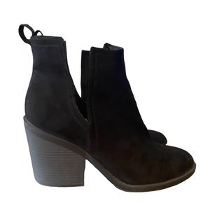 Universal Thread boots size 11